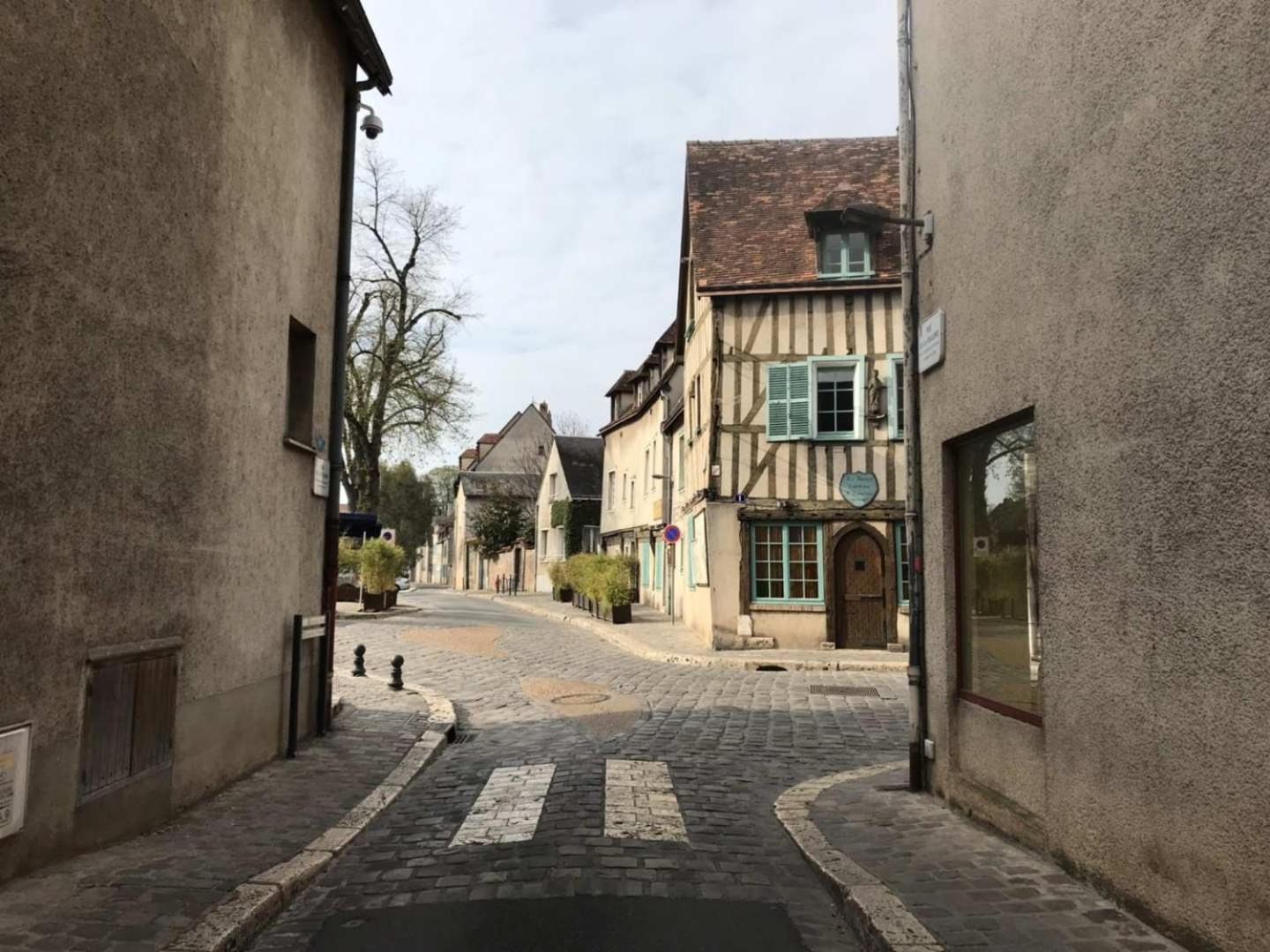 شقة T3 De 55M2 Au Centre De Chartres Avec Parking المظهر الخارجي الصورة